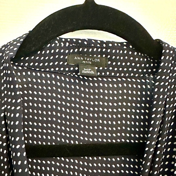 NWOT Ann Taylor Polka Dot Overlap Low Blouse - Picture 3 of 4